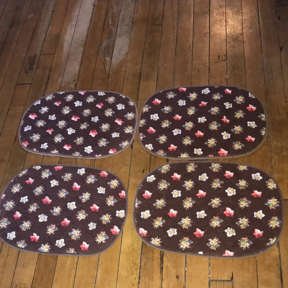 Set of 4 Quilted Oval Stripe Placemats